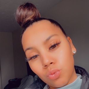 Meet your Posher, Priscilla